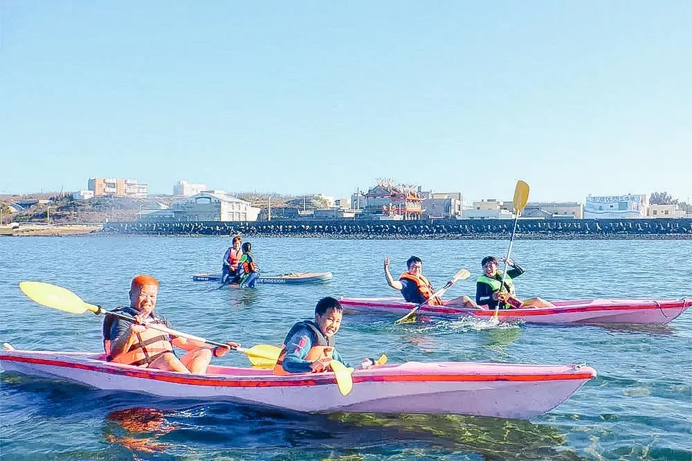 澎湖休閒工作坊-風帆獨木舟浪板